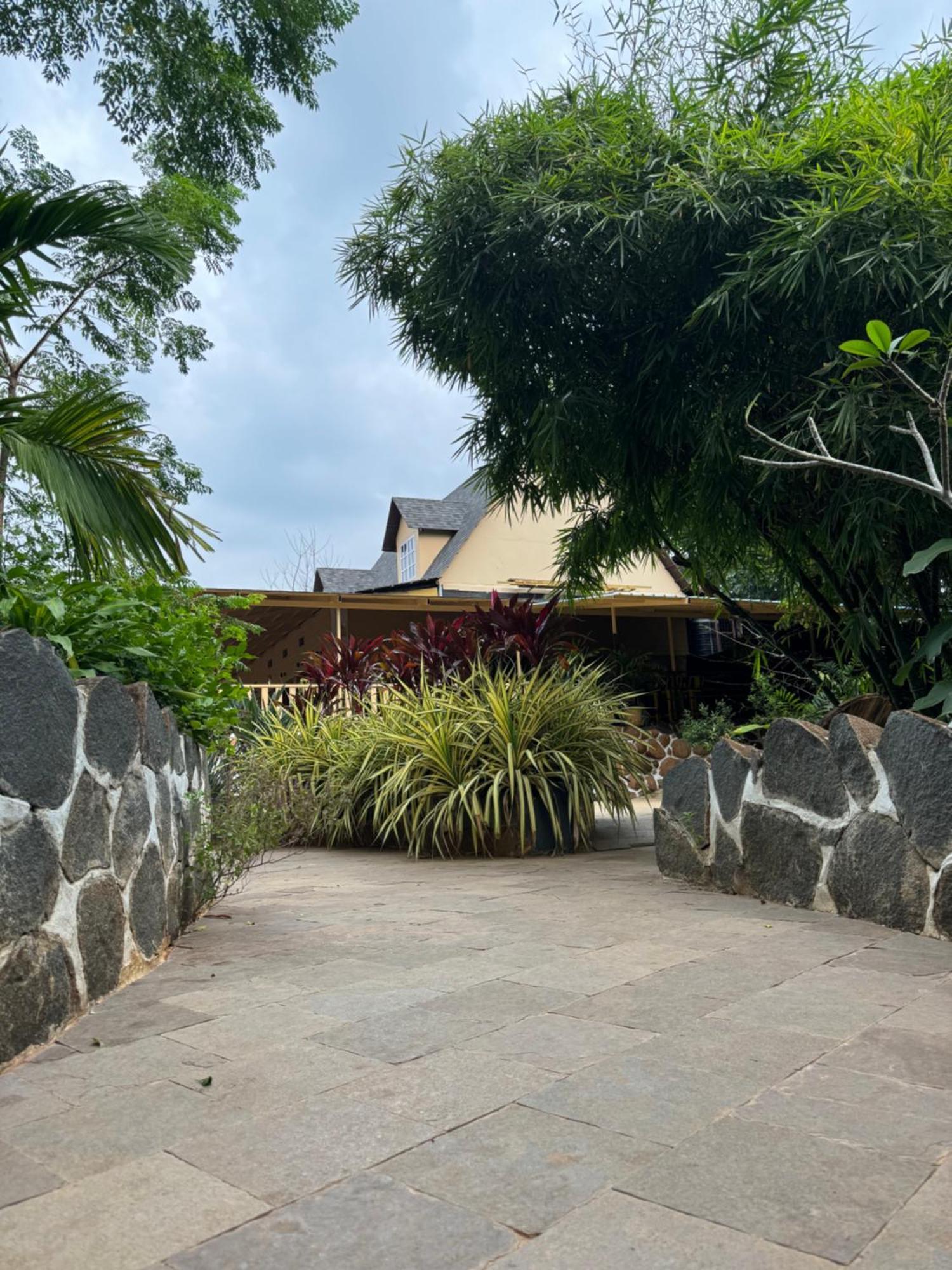 העיר בנגלור Chikoo Farm Inn מראה חיצוני תמונה
